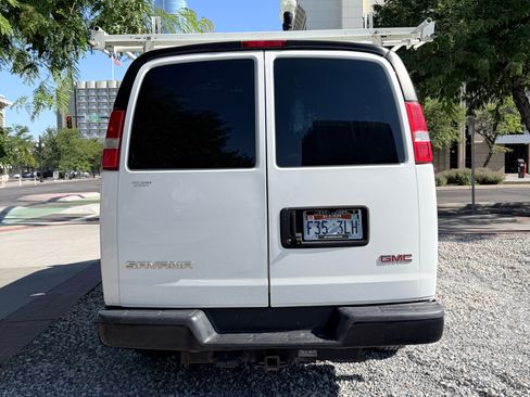 Used 2018 GMC Savana 3500 w/ Driver Convenience Package RWD image 2