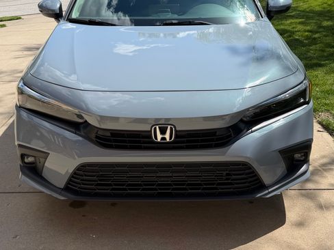 Used 2023 Honda Civic Touring image 2