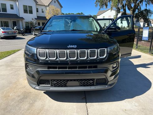 Used 2022 Jeep Compass Latitude image 9