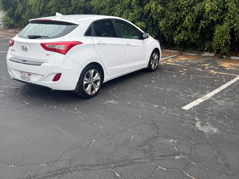 Used 2014 Hyundai Elantra GT w/ Option Group 02 FWD image 5