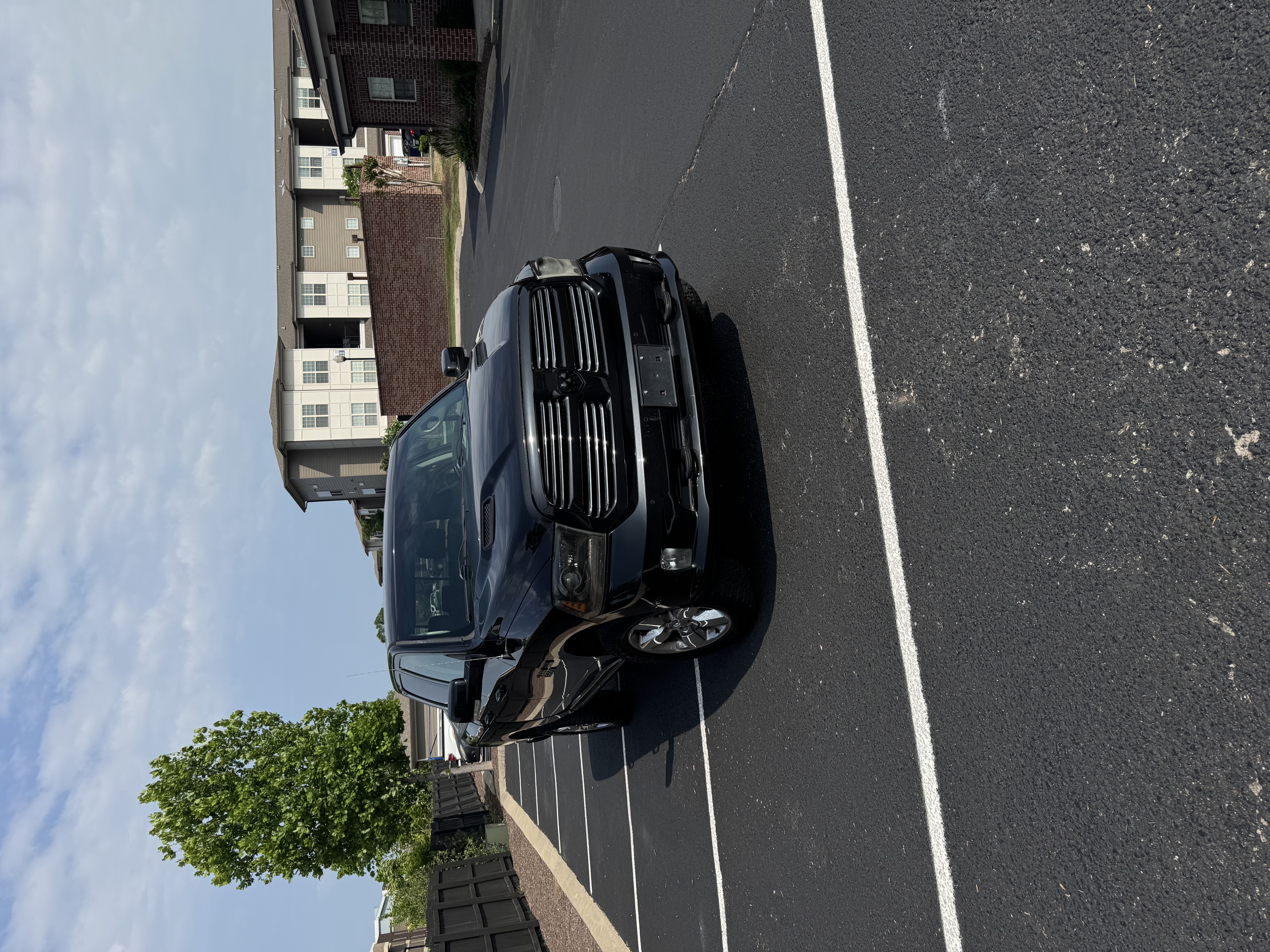 Used 2016 RAM 1500 Sport w/ Black Ram 1500 Sport Group AWD/4WD image 2