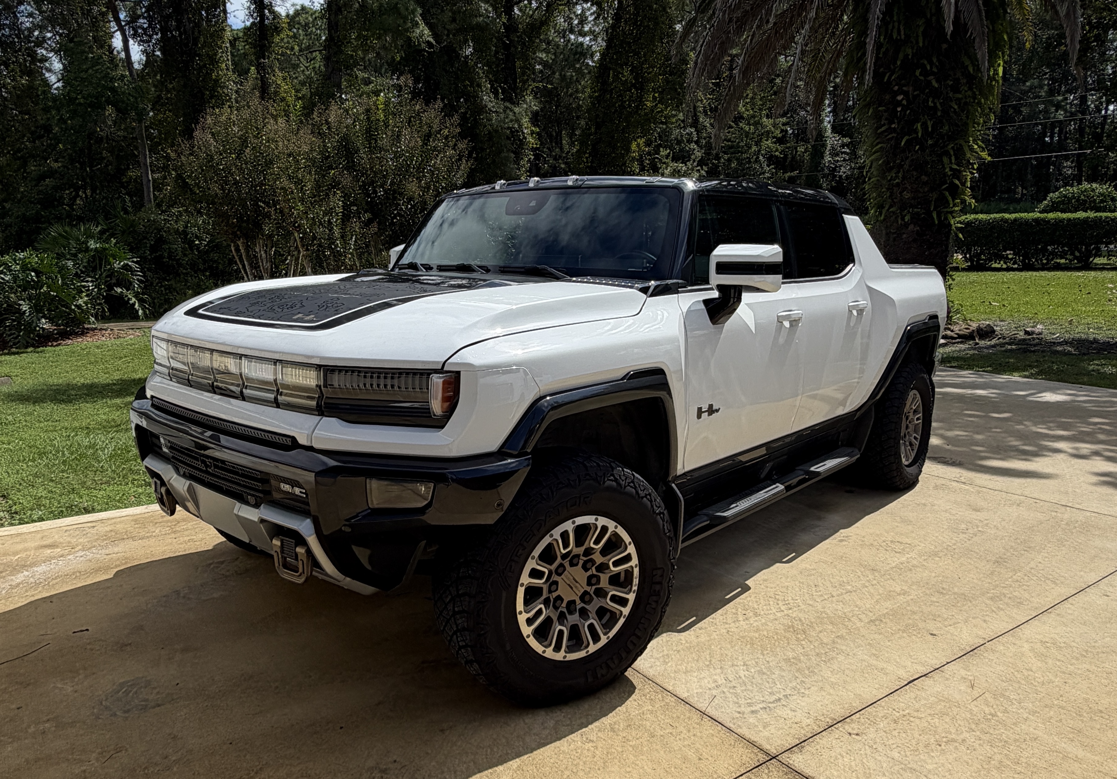 Used 2022 GMC Hummer EV Edition 1 w/ LPO, Illumination Package AWD/4WD image 2