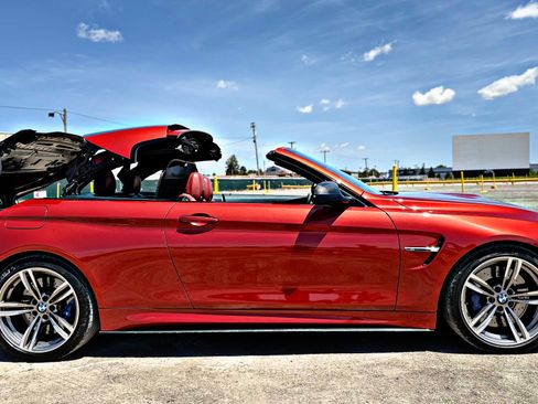 Used 2015 BMW M4 Convertible image 8