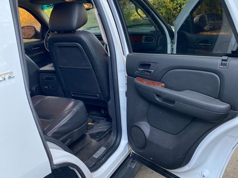 Used 2010 Chevrolet Tahoe LTZ image 8