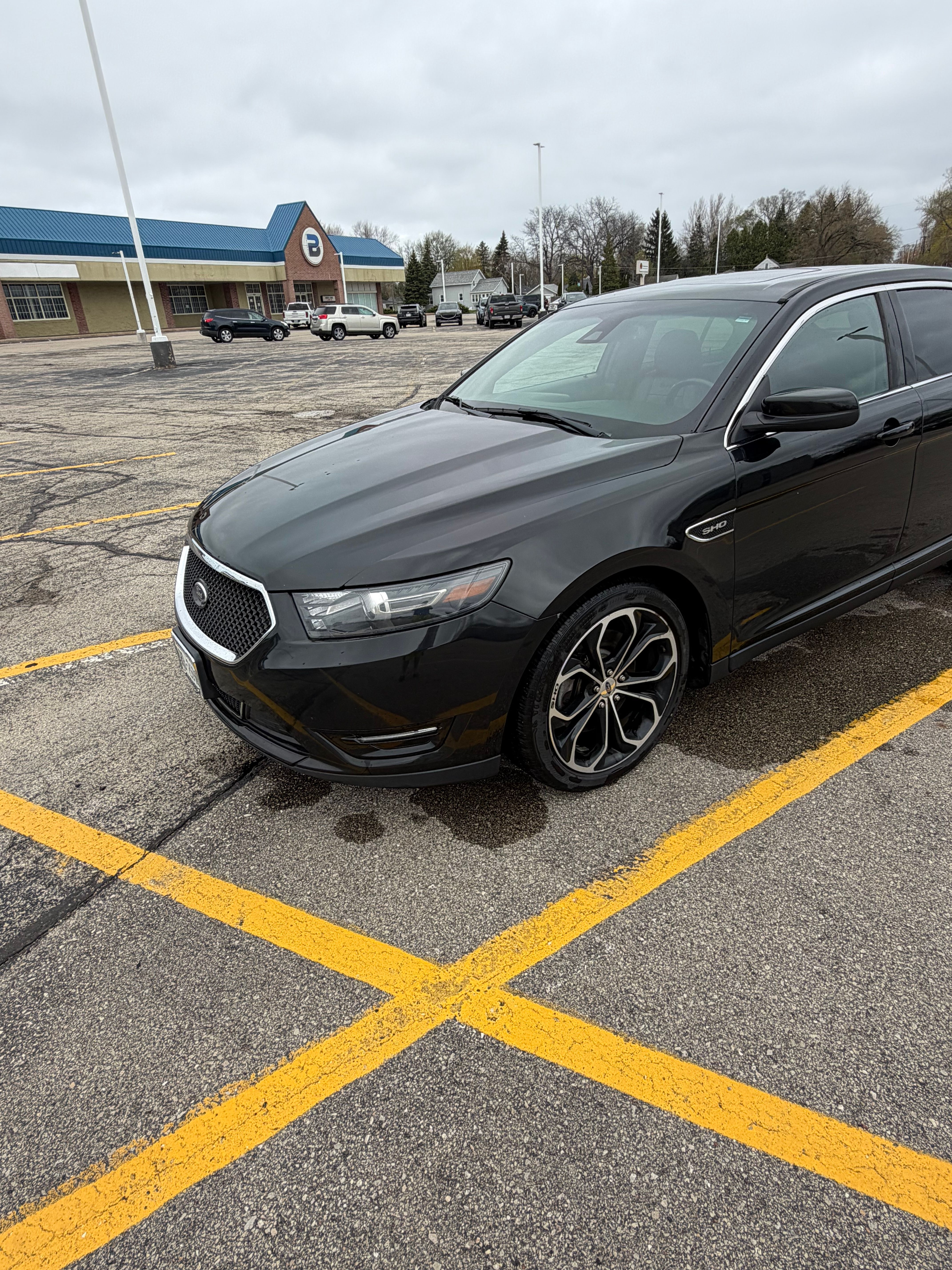 Used 2015 Ford Taurus SHO w/ Equipment Group 401A AWD/4WD image 1