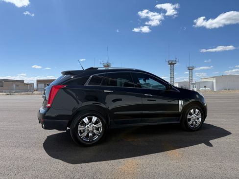 Used 2014 Cadillac SRX Luxury FWD image 2