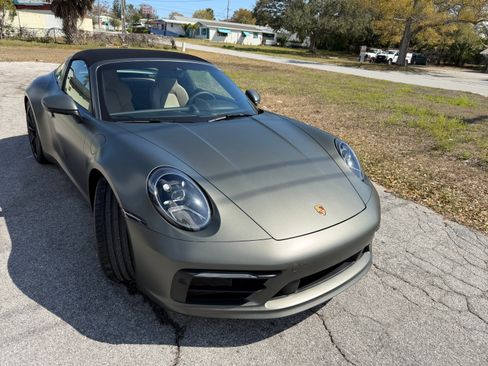 Used 2021 Porsche 911 image 8