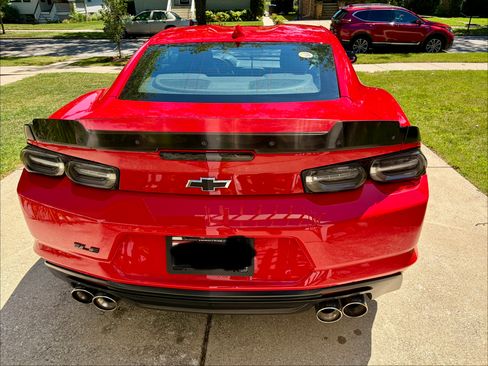 Used 2019 Chevrolet Camaro SS RWD image 9