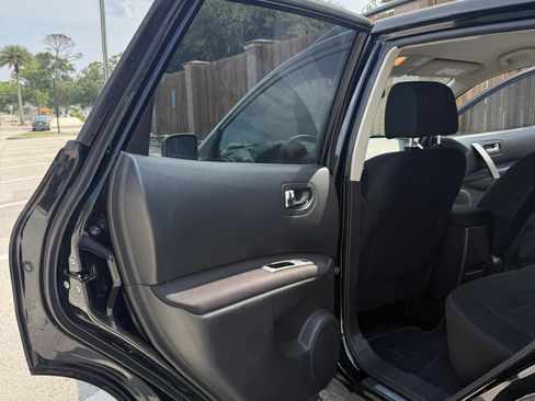 Used 2015 Nissan Rogue S w/ Convenience Package FWD image 12