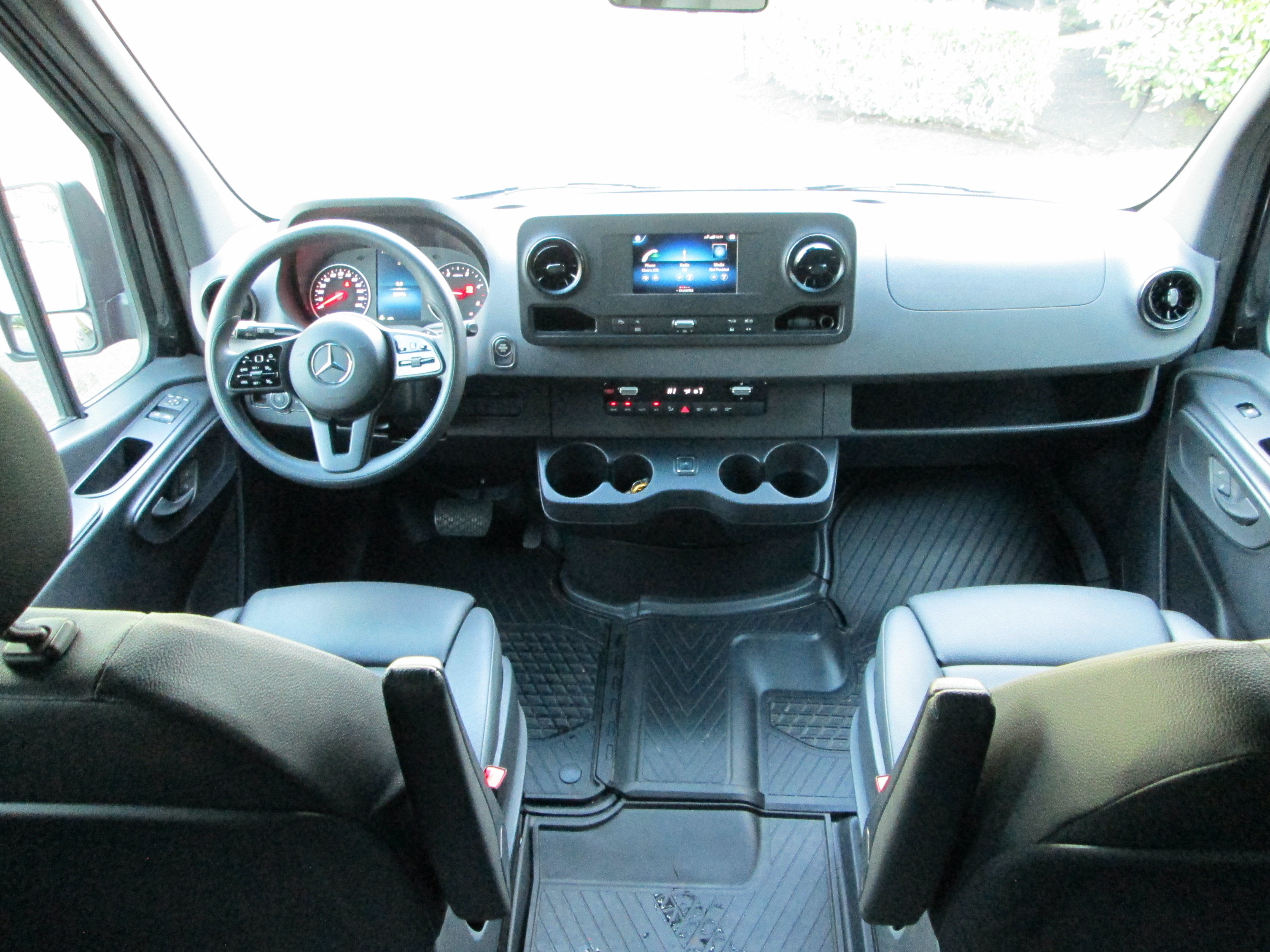 Used 2022 Mercedes-Benz Sprinter 2500 image 18