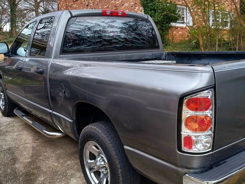 Used 2005 Dodge Ram 1500 Truck SLT image 5