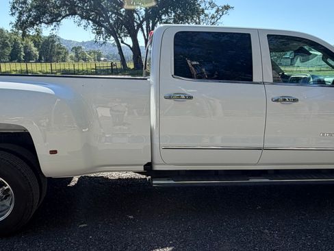 Used 2016 GMC Sierra 3500 Denali w/ Duramax Plus Package AWD/4WD image 4