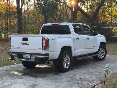 Used 2017 GMC Canyon SLT w/ Driver Alert Package image 13