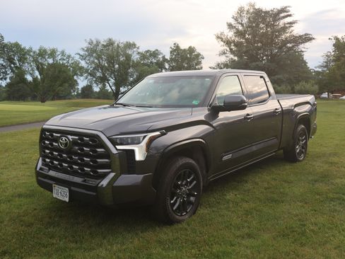 Used 2022 Toyota Tundra Platinum w/ Advanced Package AWD/4WD image 1