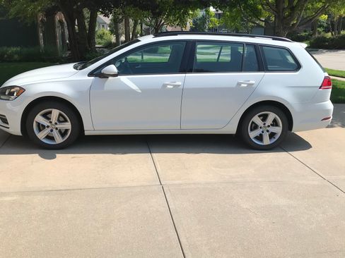 Used 2018 Volkswagen Golf SE FWD image 4