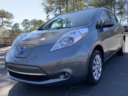 Used 2015 Nissan Leaf S w/ Charge Package image 7