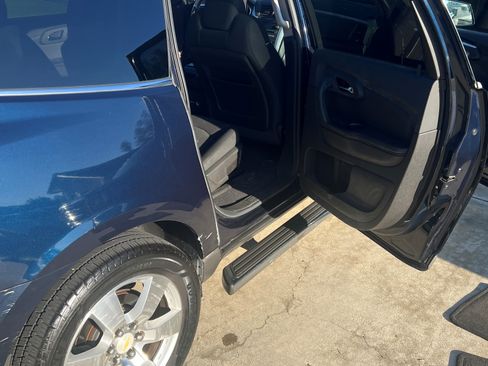 Used 2011 Chevrolet Traverse LT w/ All-Star Package image 6