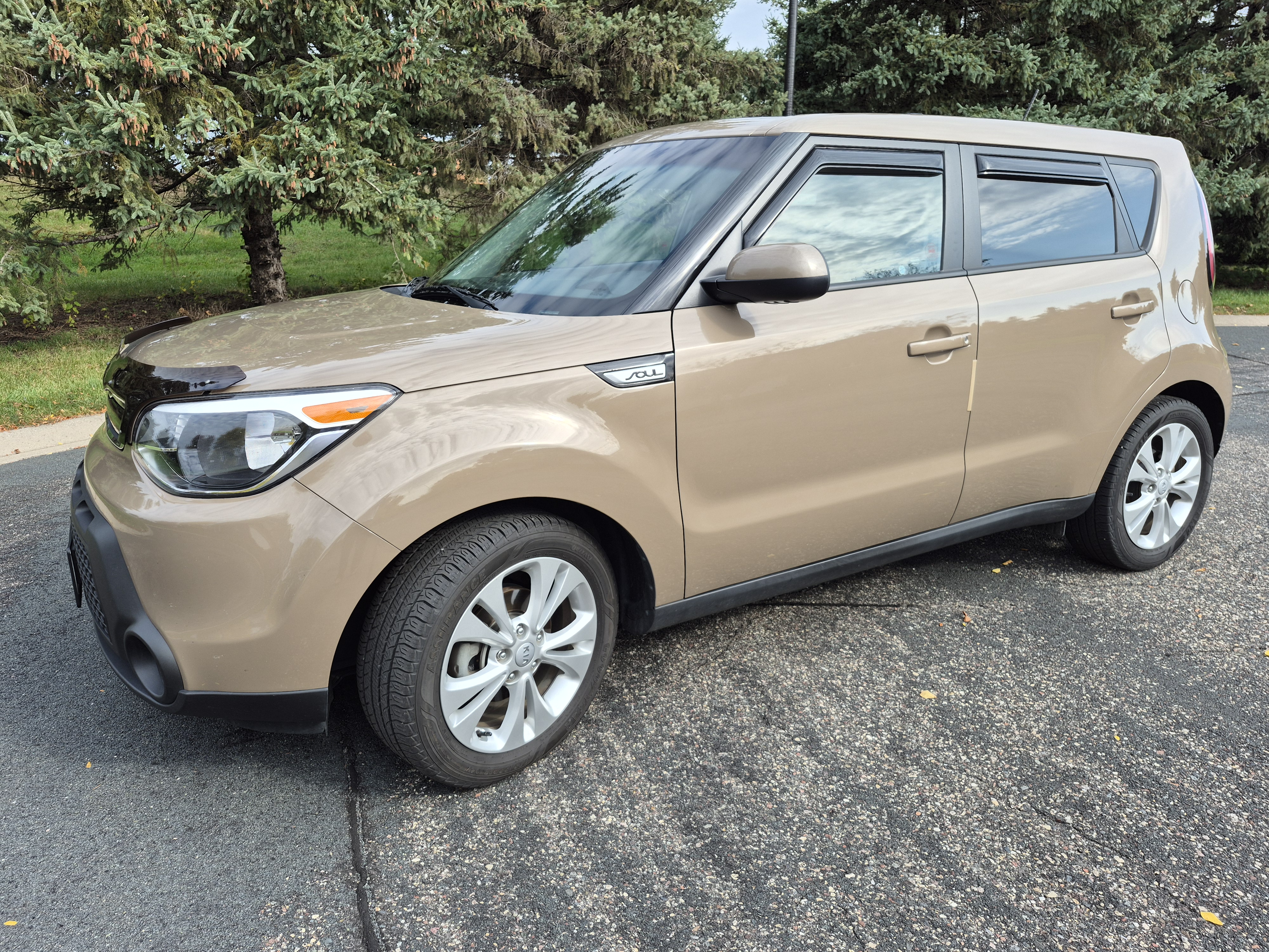 Used 2015 Kia Soul + FWD image 2