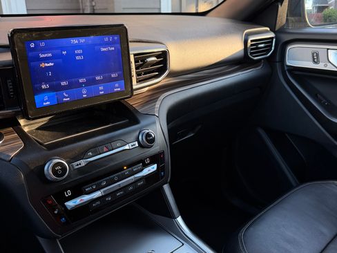 Used 2020 Ford Explorer Limited AWD/4WD image 29