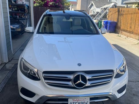 Used 2019 Mercedes-Benz GLC 300 4MATIC image 2