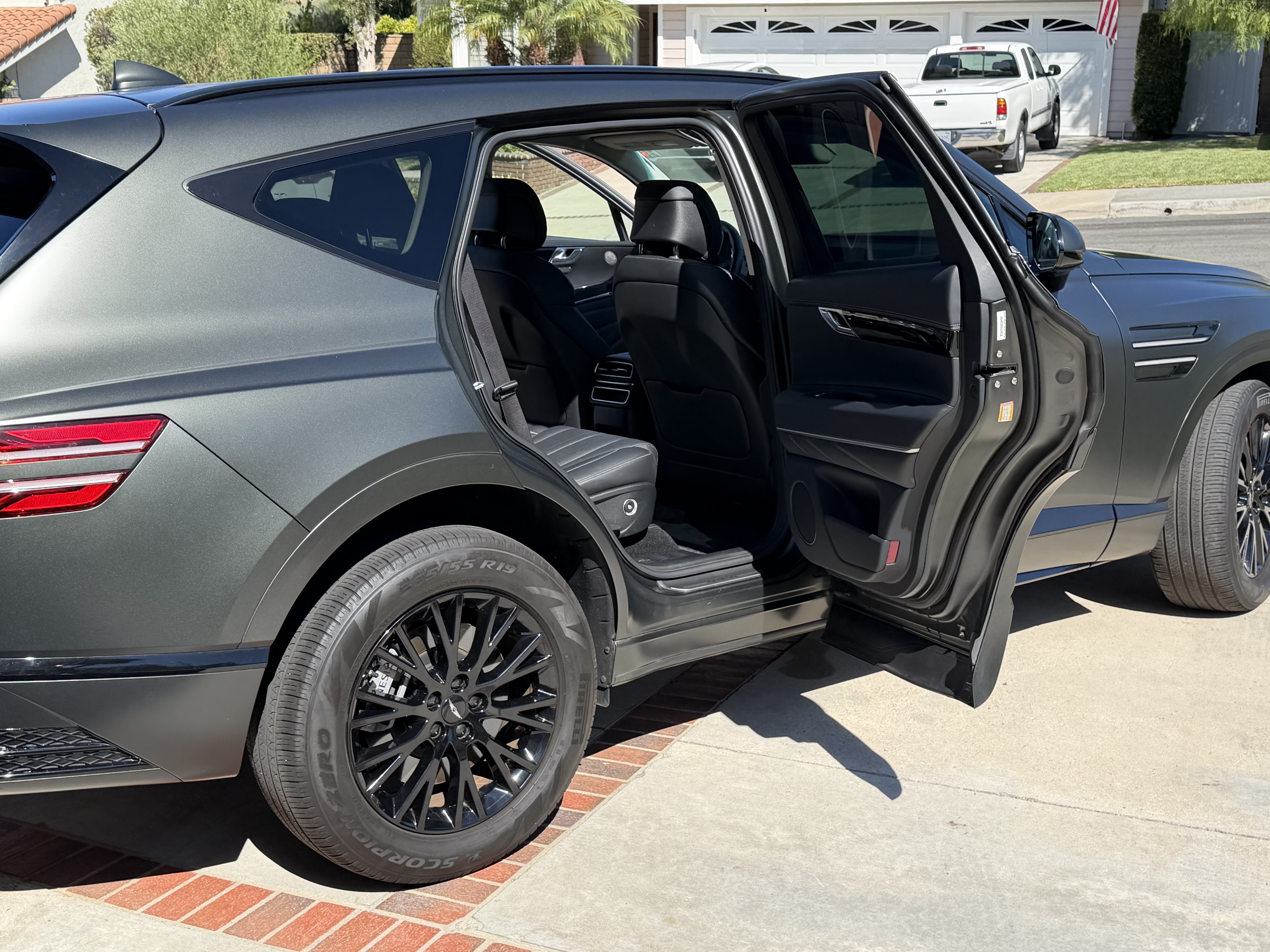Used 2025 Genesis GV80 2.5T Standard AWD/4WD image 9