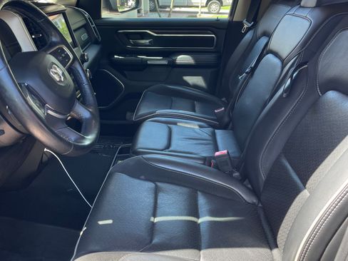 Used 2019 RAM 1500 Laramie AWD/4WD image 11