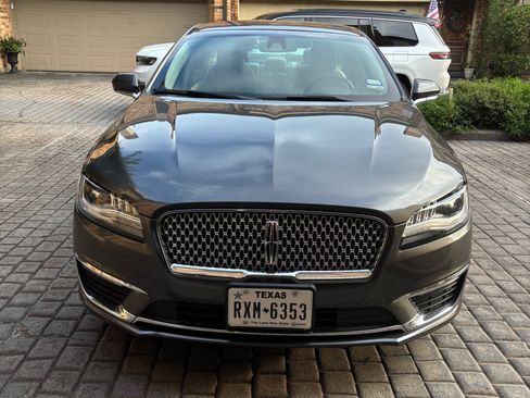 Used 2020 Lincoln MKZ w/ Convenience Package FWD image 2