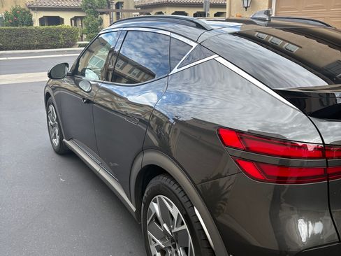 Used 2024 Genesis GV60 RWD image 6
