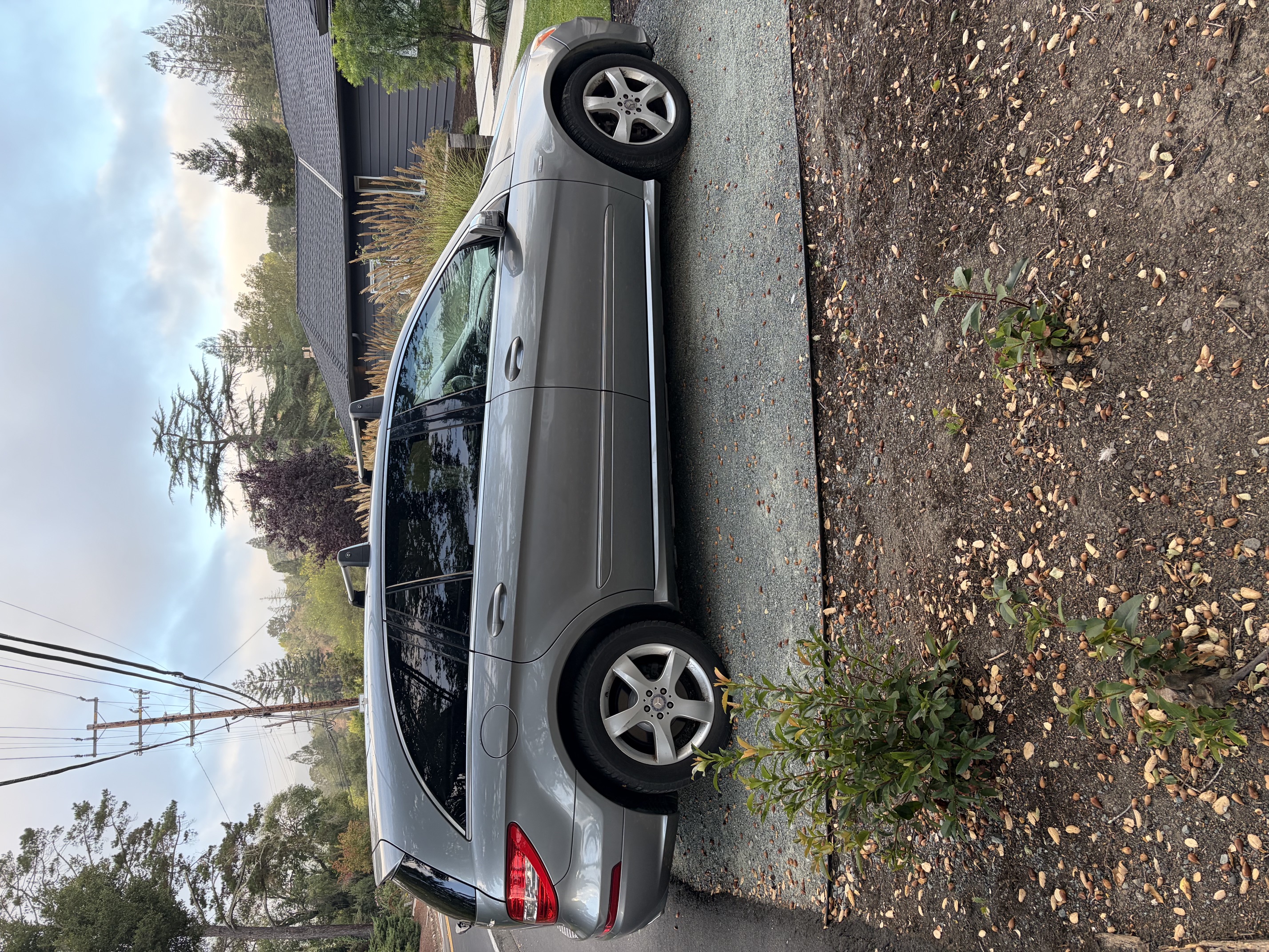 Used 2012 Mercedes-Benz R 350 4MATIC image 5