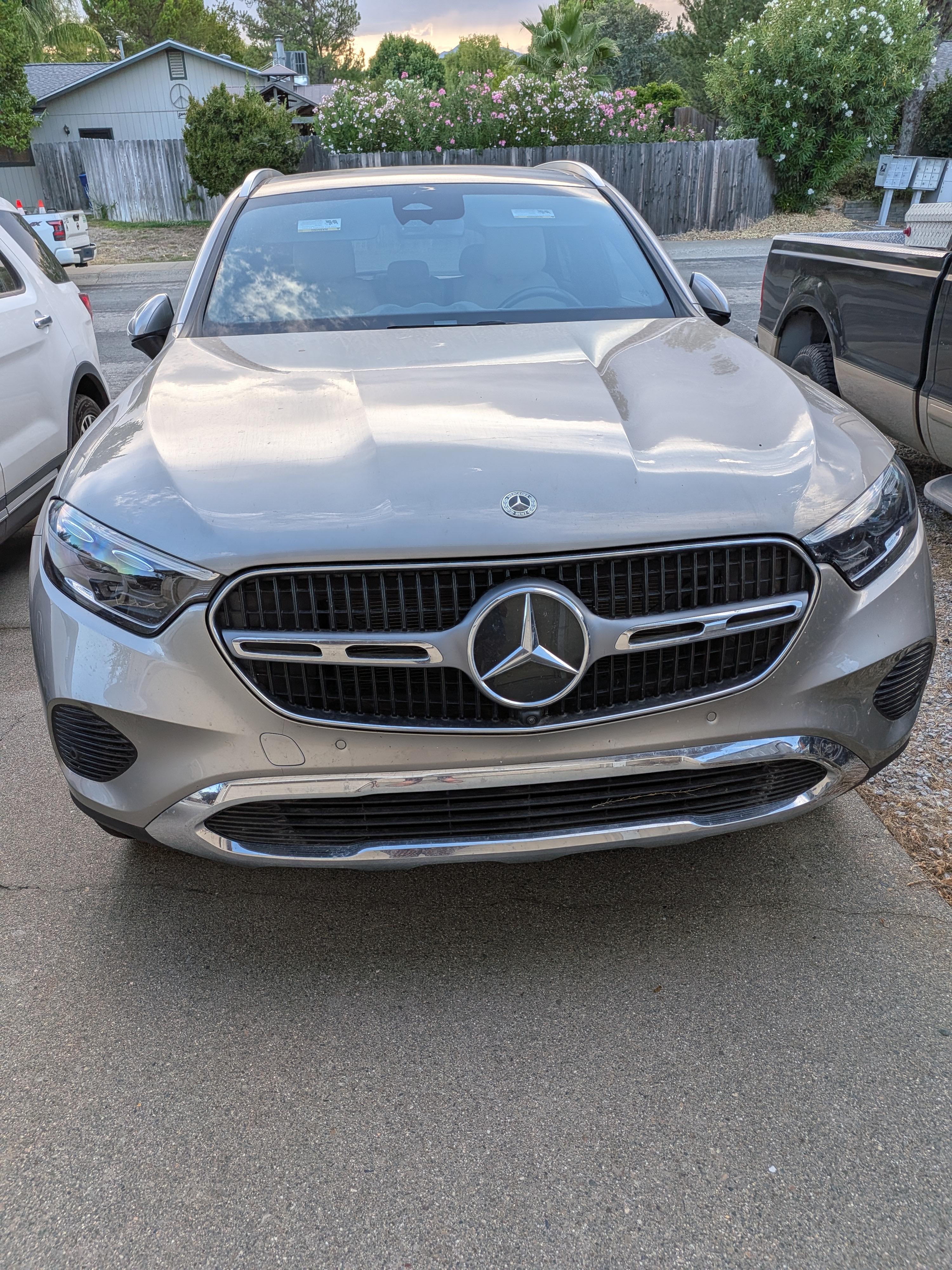Used 2023 Mercedes-Benz GLC 300 4MATIC image 1