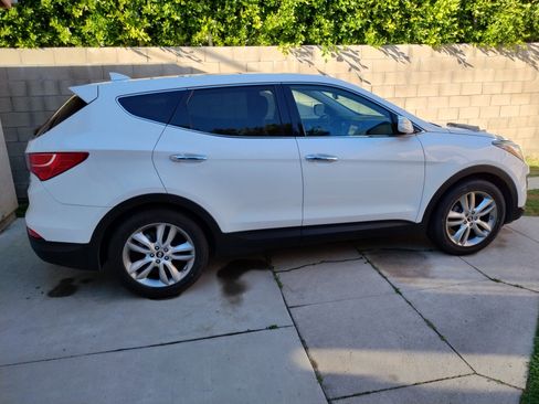 Used 2013 Hyundai Santa Fe Sport 2.0T w/ Technology Pkg image 2