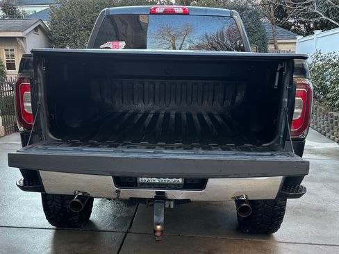 Used 2017 GMC Sierra 1500 SLT w/ SLT Premium Package image 11