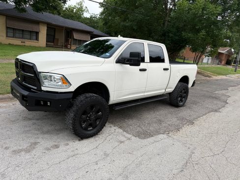 Used 2018 RAM 2500 Laramie AWD/4WD image 1