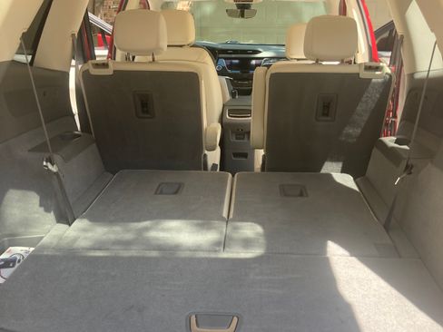 Used 2020 Cadillac XT6 Premium Luxury image 12