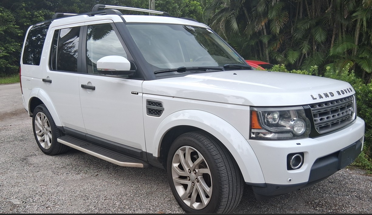 Used 2016 Land Rover LR4 HSE AWD/4WD image 1