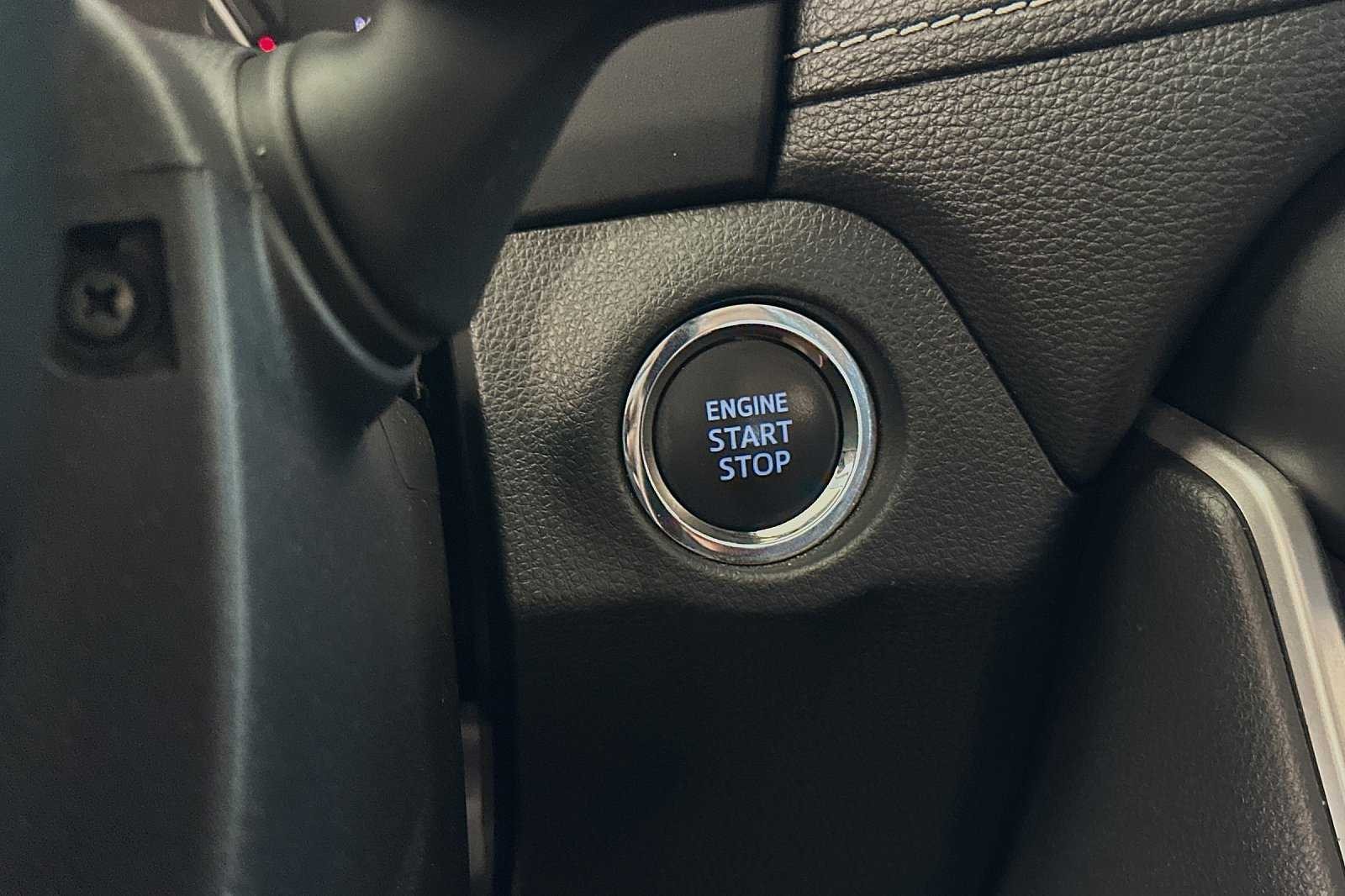 Used 2020 Toyota RAV4 XLE w/ Carpet Mat Package FWD image 13