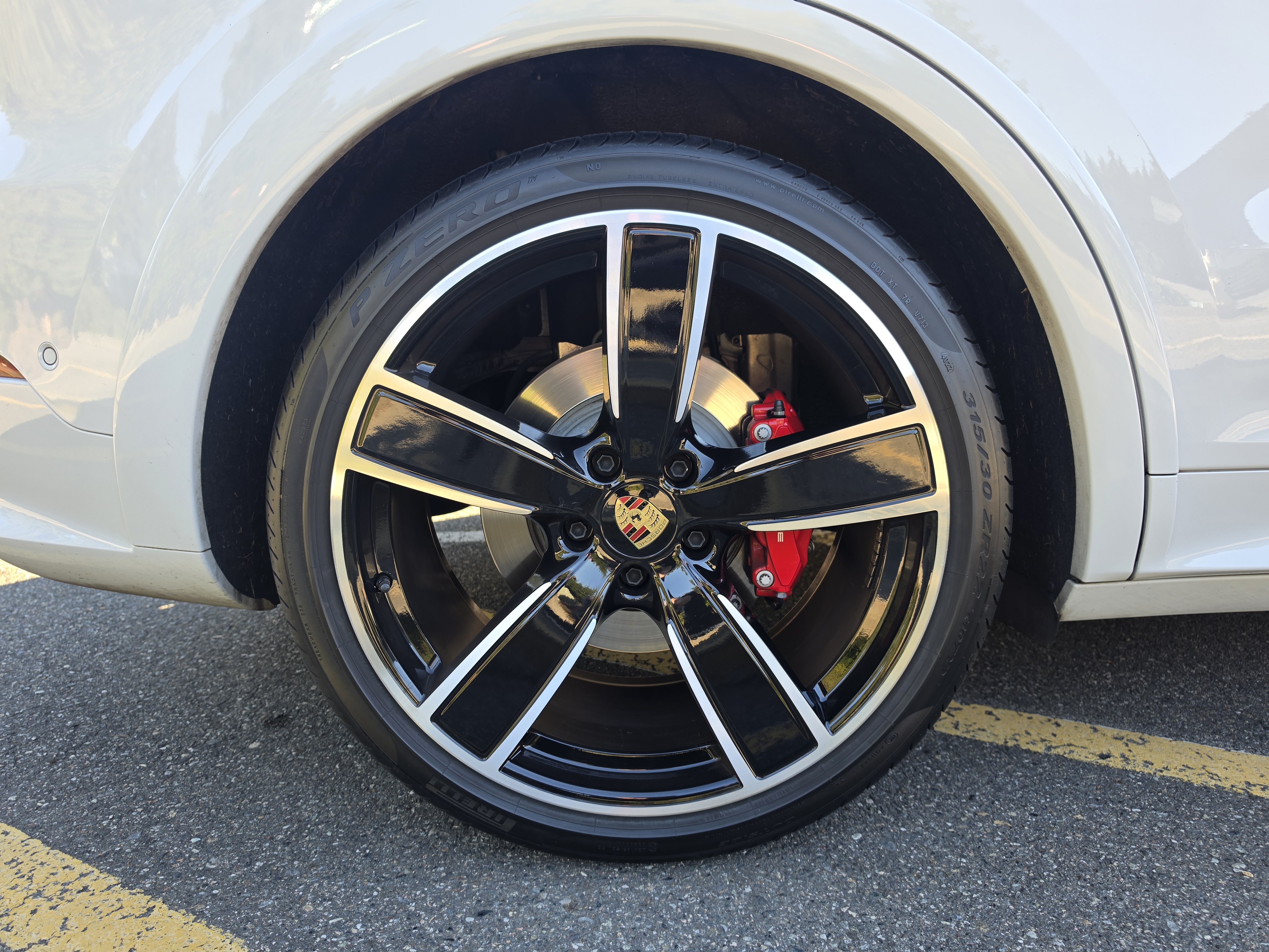 Used 2023 Porsche Cayenne GTS AWD/4WD image 9