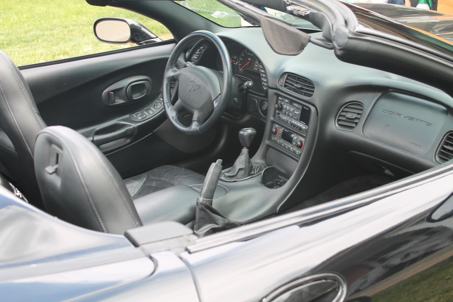Used 2000 Chevrolet Corvette Convertible w/ Memory Pkg RWD image 4