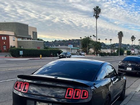 Used 2013 Ford Mustang Premium RWD image 6