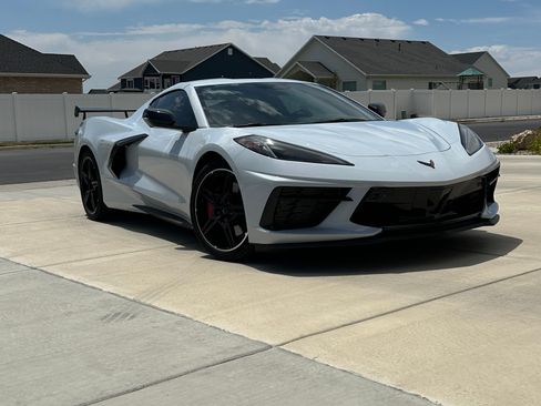 Used 2024 Chevrolet Corvette Stingray Preferred Cpe w/ Z51 Performance Package RWD image 2