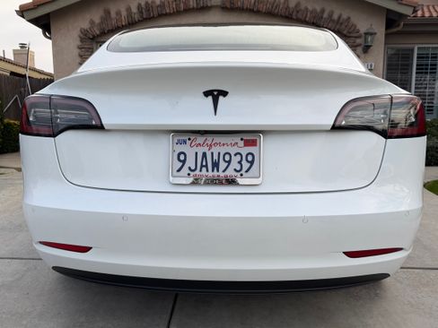Used 2019 Tesla Model 3 Standard Range Plus image 5