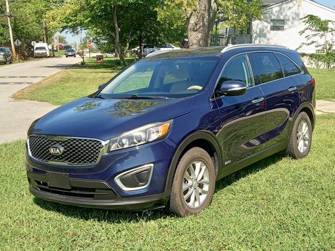 Used 2017 Kia Sorento AWD image 1