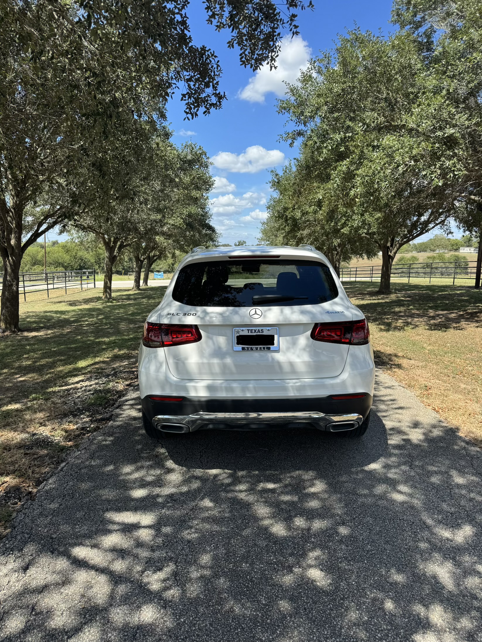 Used 2022 Mercedes-Benz GLC 300 4MATIC image 4
