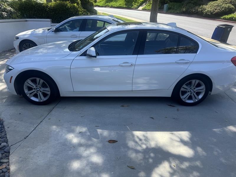 Used 2018 BMW 330i Sedan w/ Convenience Package RWD image 1