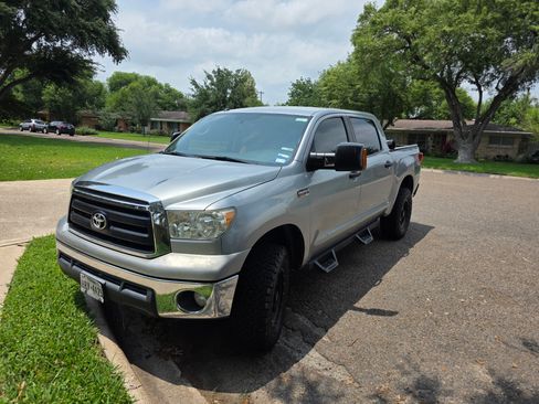 Used 2012 Toyota Tundra 2WD CrewMax w/ SR5 Pkg image 4