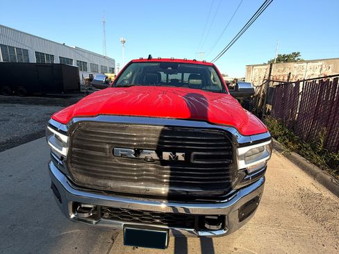 Used 2022 RAM 3500 Laramie AWD/4WD image 10