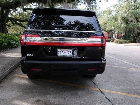 Used 2019 Lincoln Navigator L Black Label w/ Cargo Package image 6