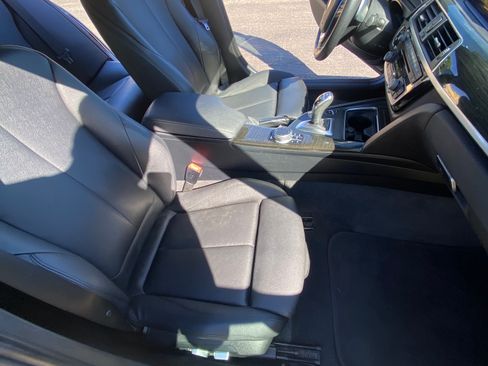 Used 2018 BMW 330i 330i Sedan 4D w/ Convenience Package image 10