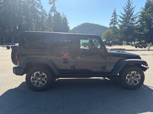 Used 2015 Jeep Wrangler Unlimited Rubicon AWD/4WD image 6