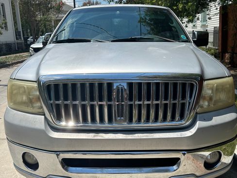 Used 2007 Lincoln Mark LT 2WD image 4